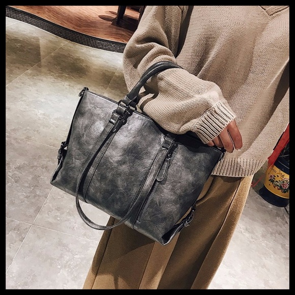 !NEW THEA Crossbody Shoulder Bag - Picture 2 of 5